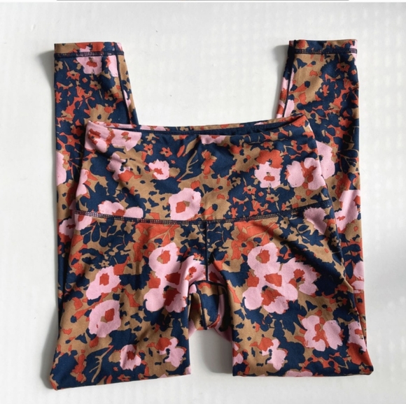 Prana Kimble floral 7/8 leggings in XS - Picture 2 of 6